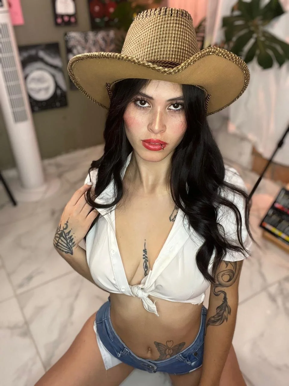 XXX Porn Photo of Nude carolinerousev 7