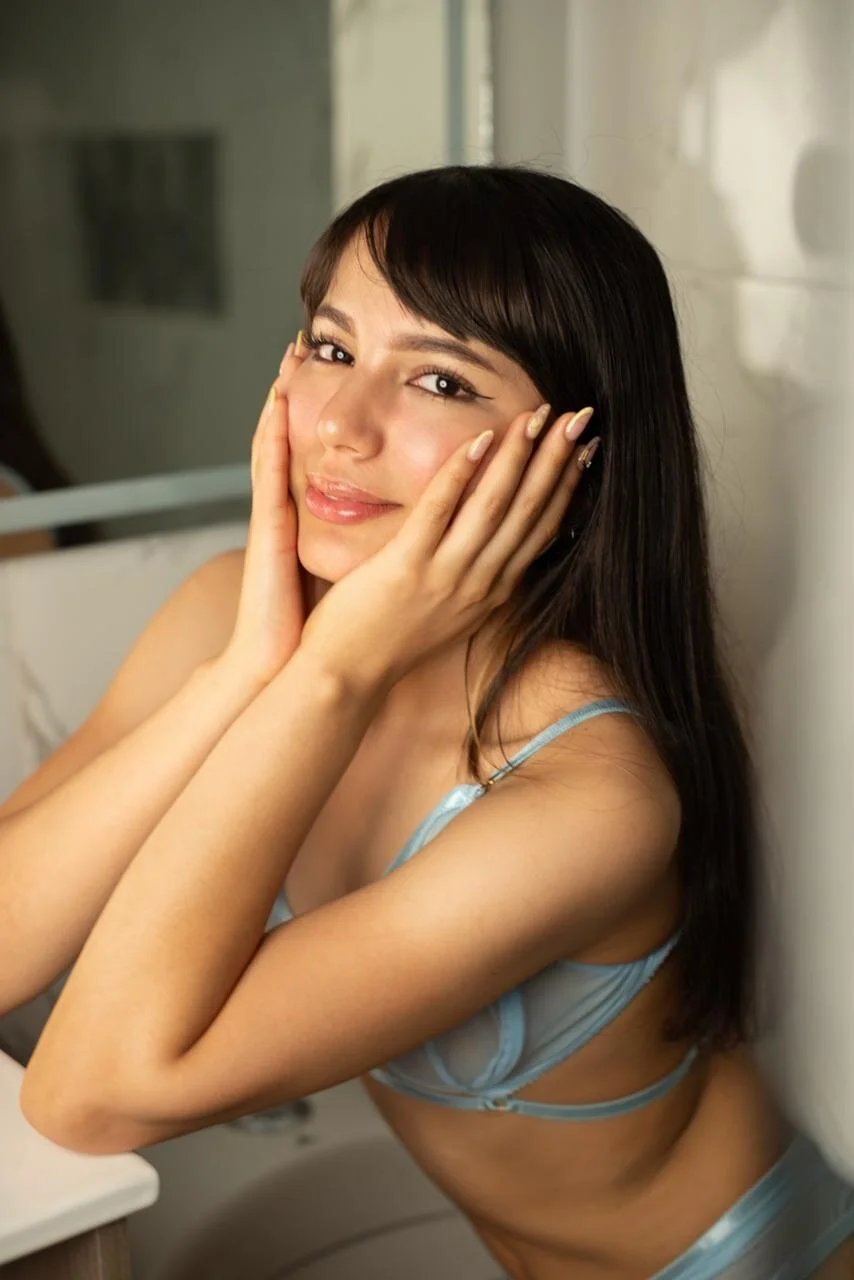 XXX Porn Photo of Nude trixxie_18 1