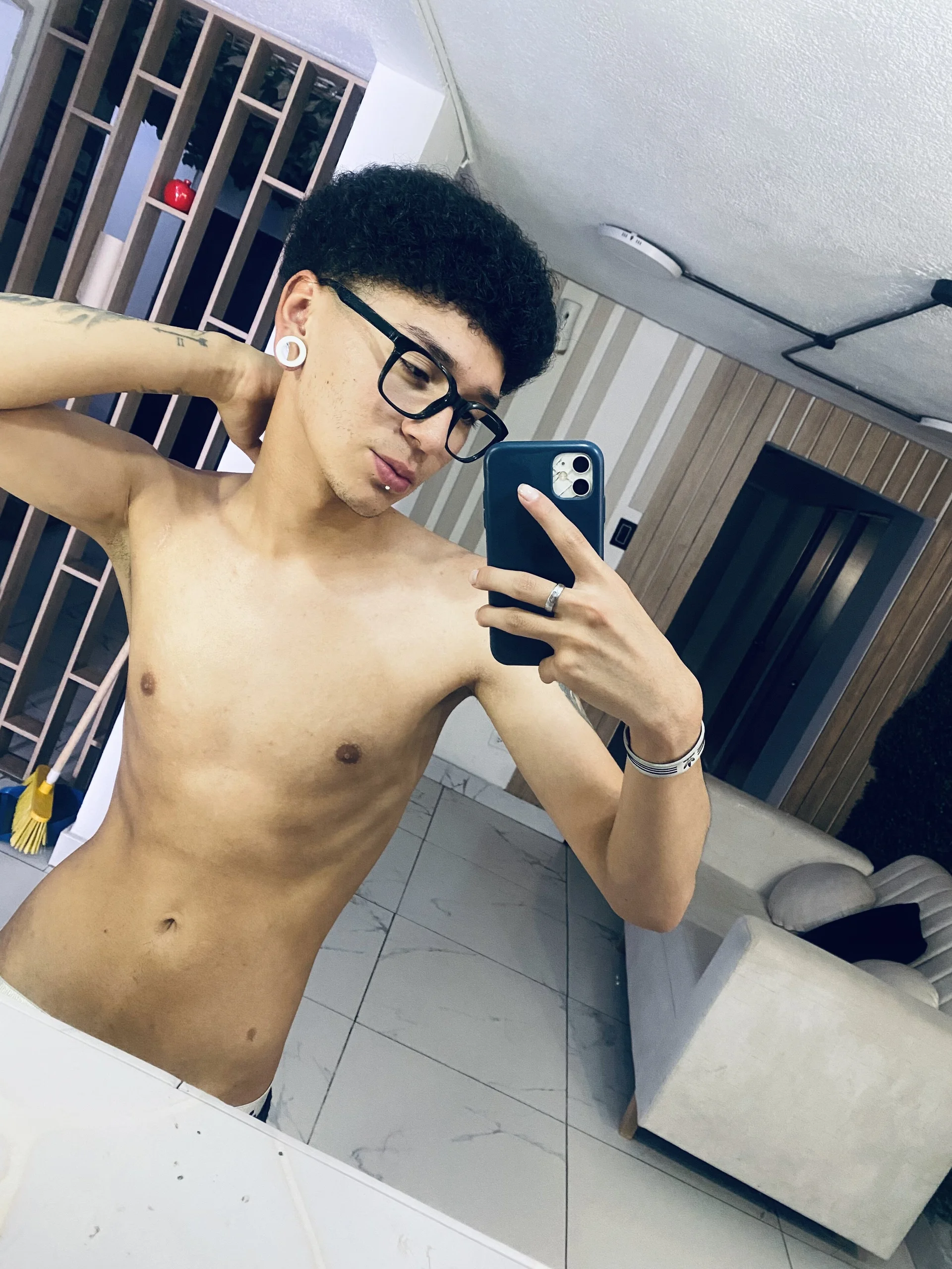 XXX Porn Photo of Nude David_Banks_ 17