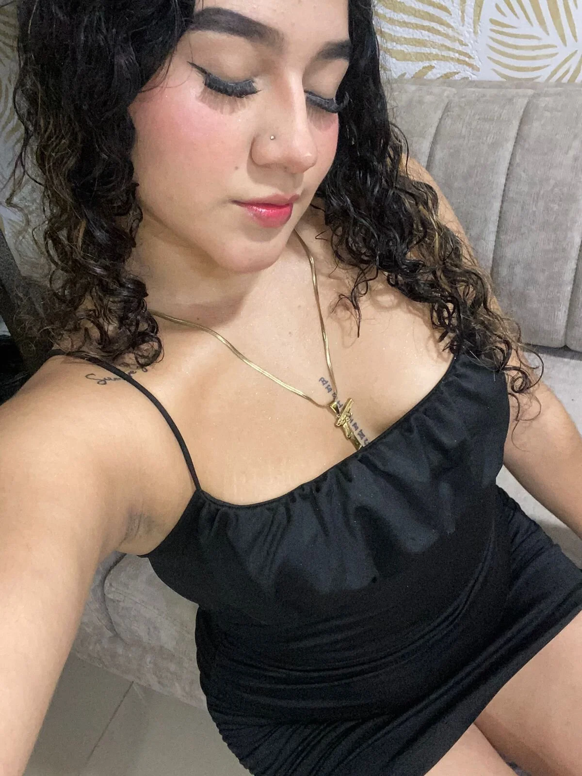 XXX Porn Photo of Nude little_valentinaa 8