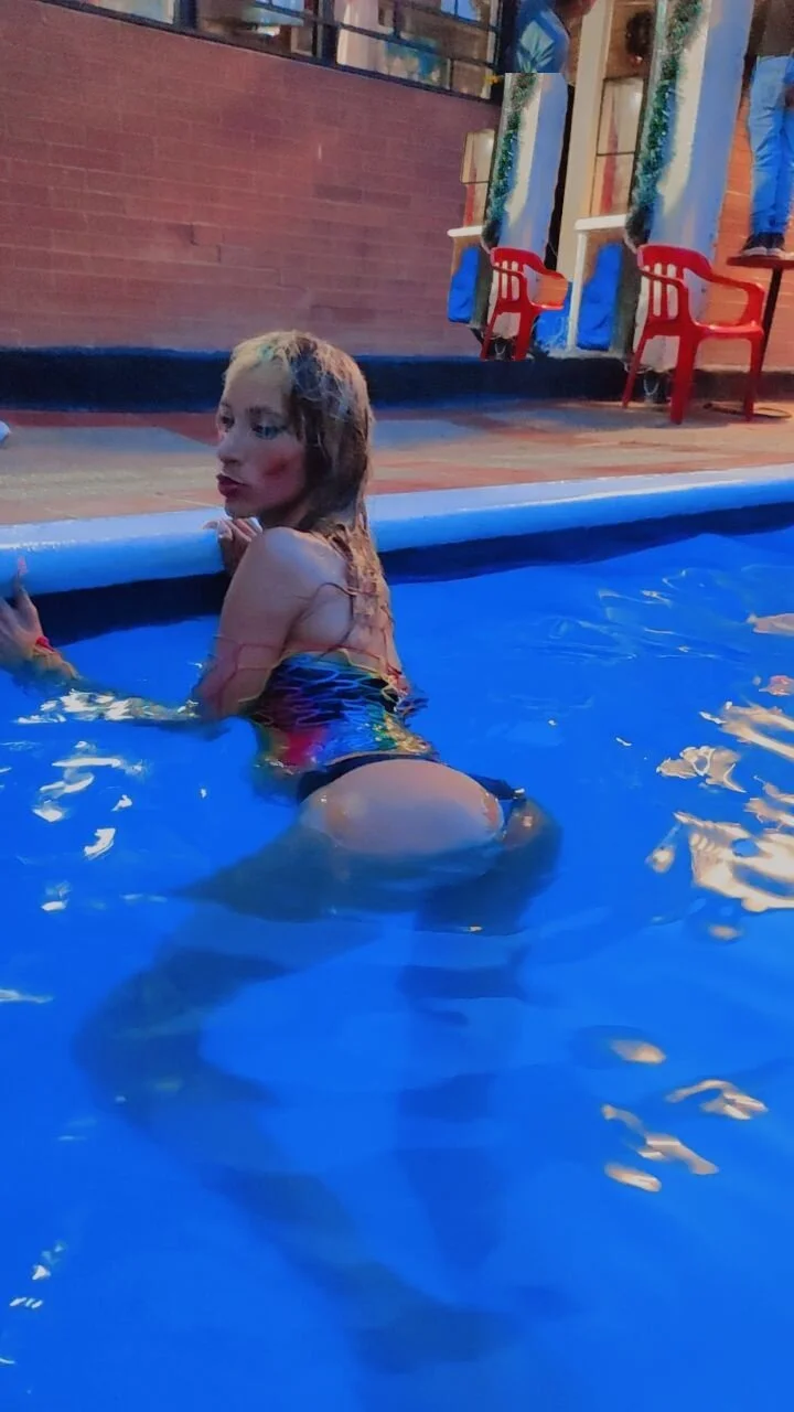 XXX Porn Photo of Nude roxy_roxxan 29