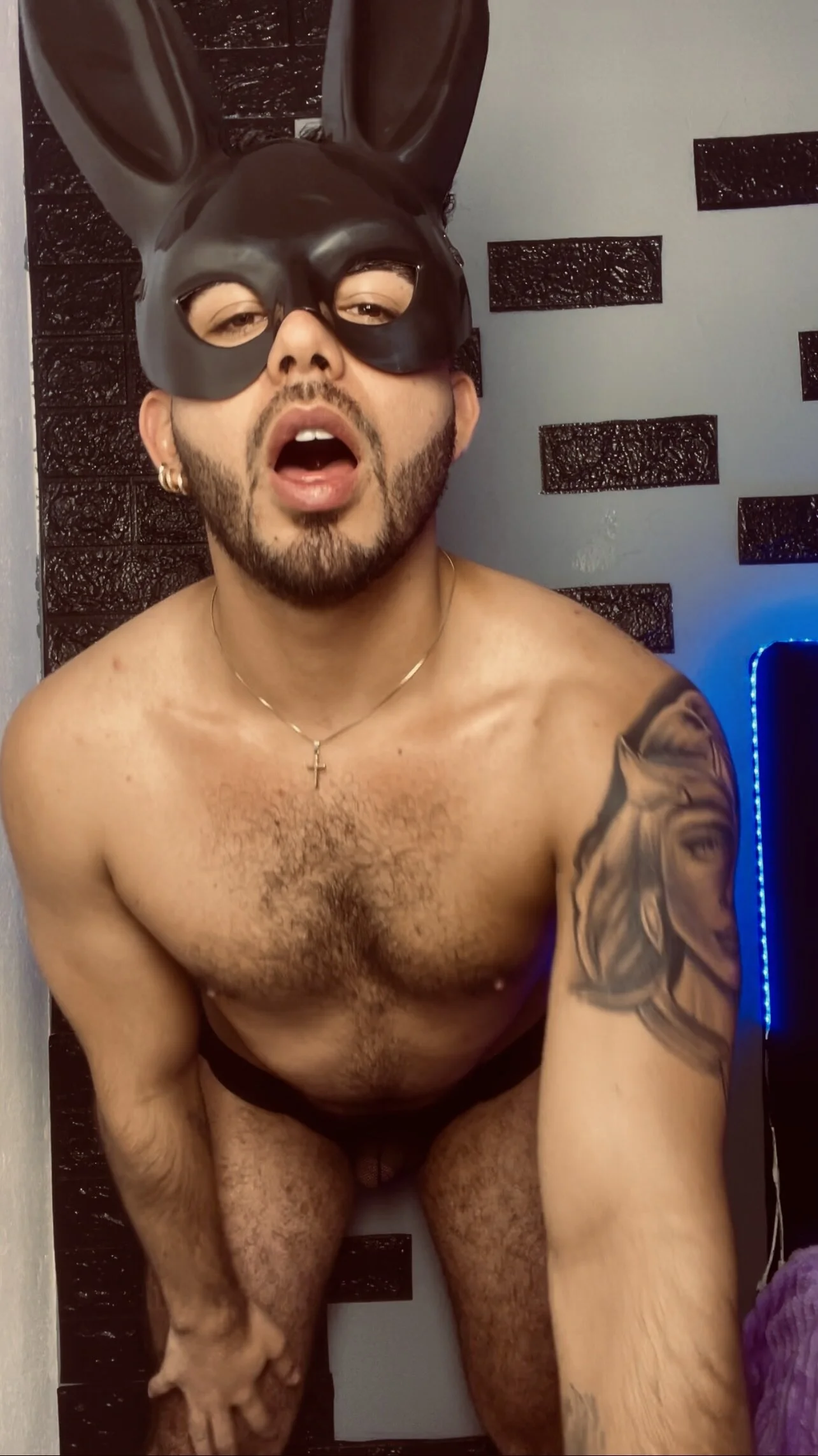 XXX Porn Photo of Nude adamhairy 83