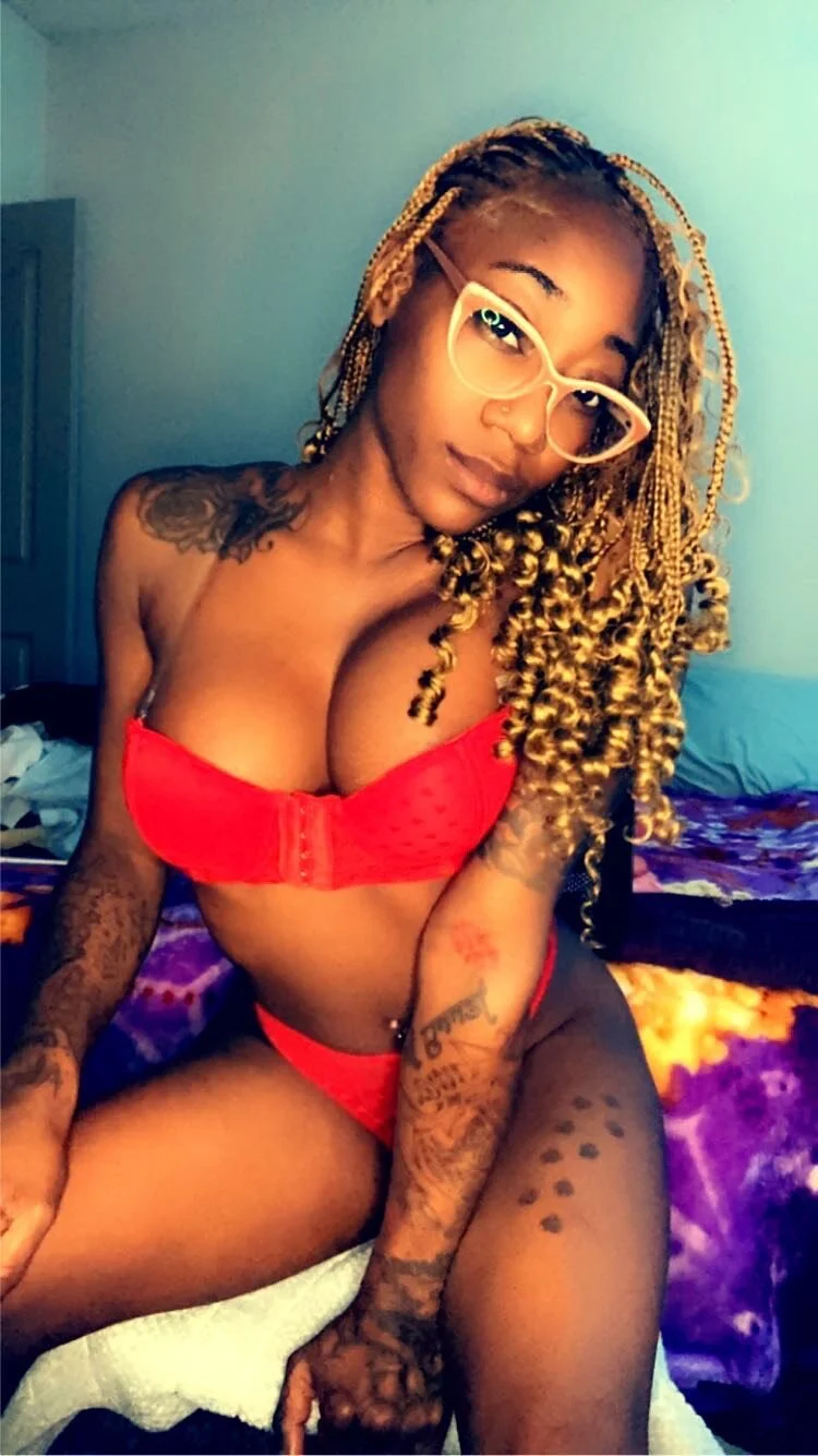 XXX Porn Photo of Nude VixenCapri 38