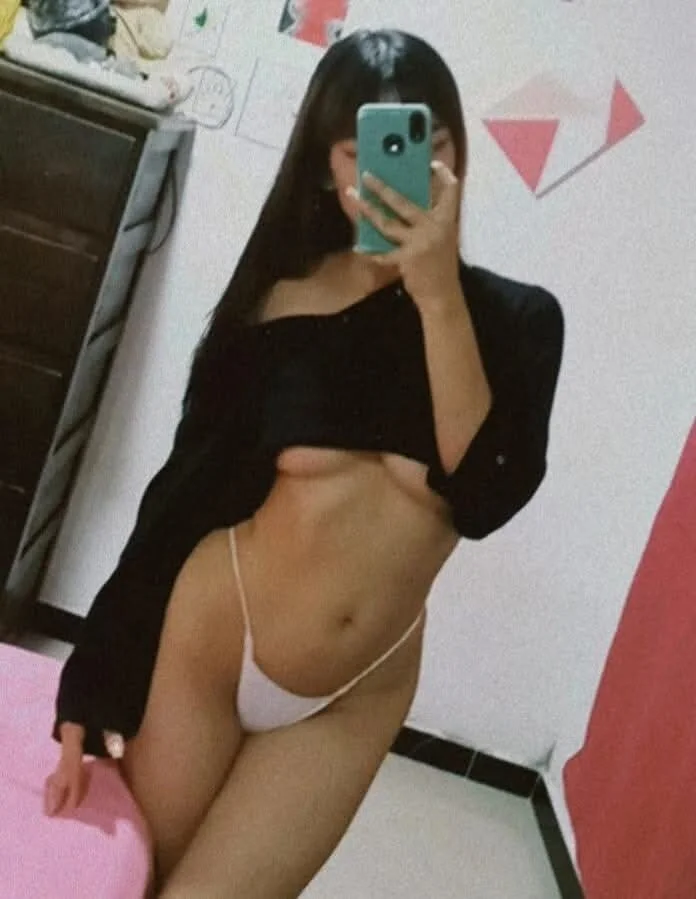 XXX Porn Photo of Nude DarMerianX 4
