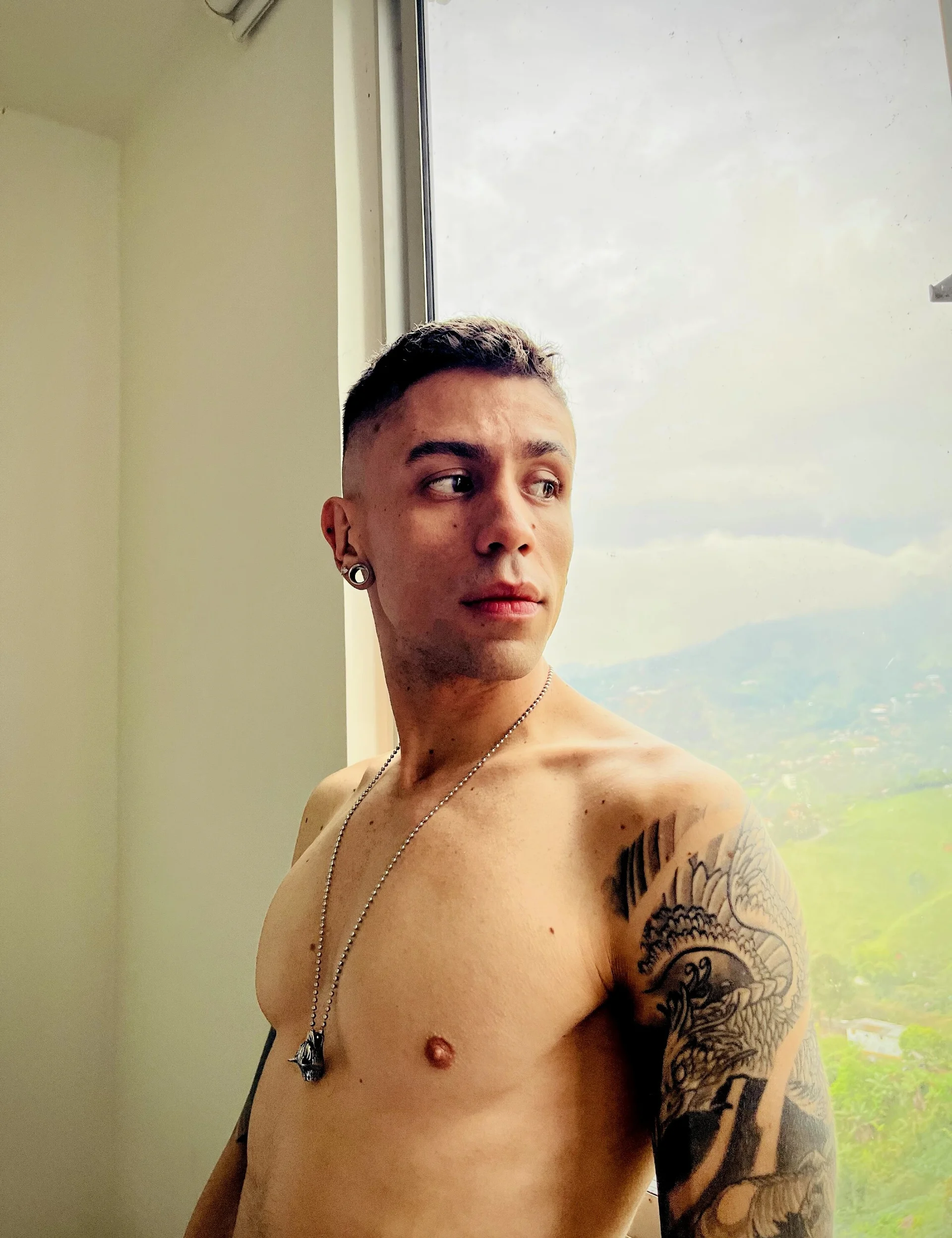 XXX Porn Photo of Nude aaronswt 29