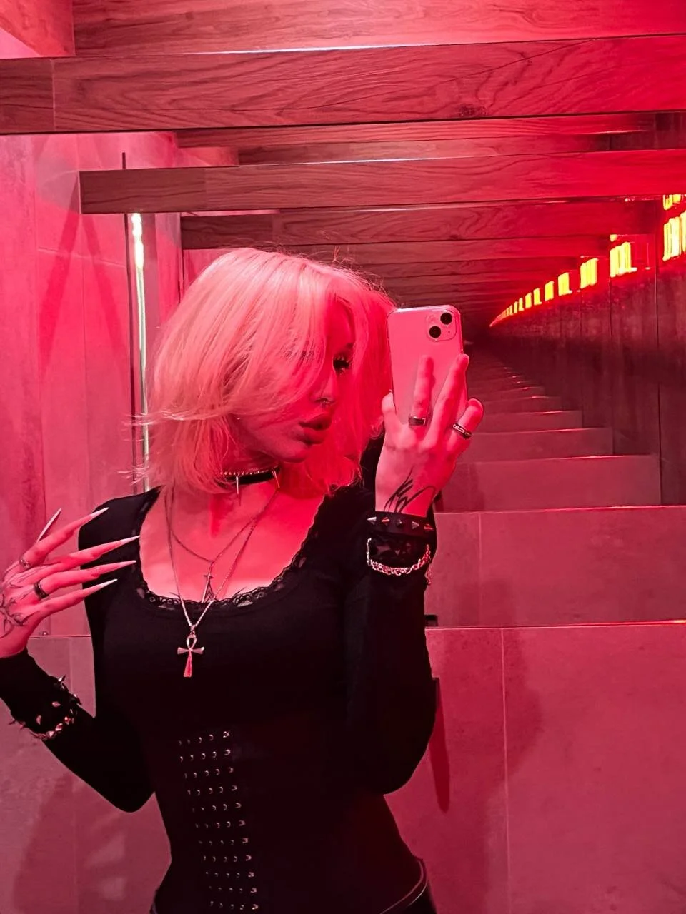 XXX Porn Photo of Nude goth__tv 10