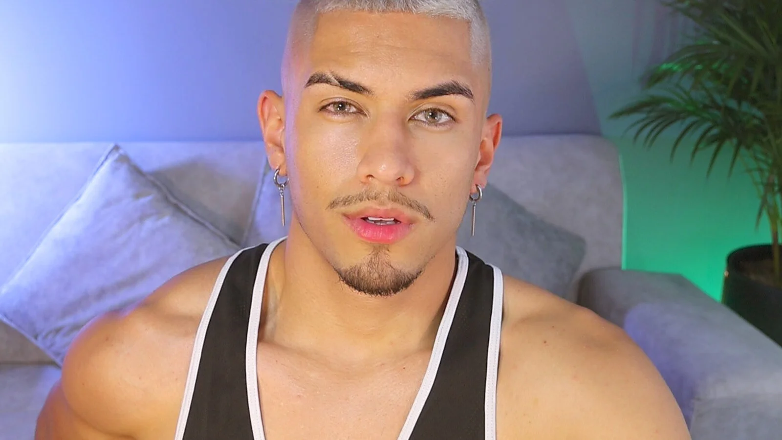 XXX Porn Photo of Nude Aaronfox_x 8