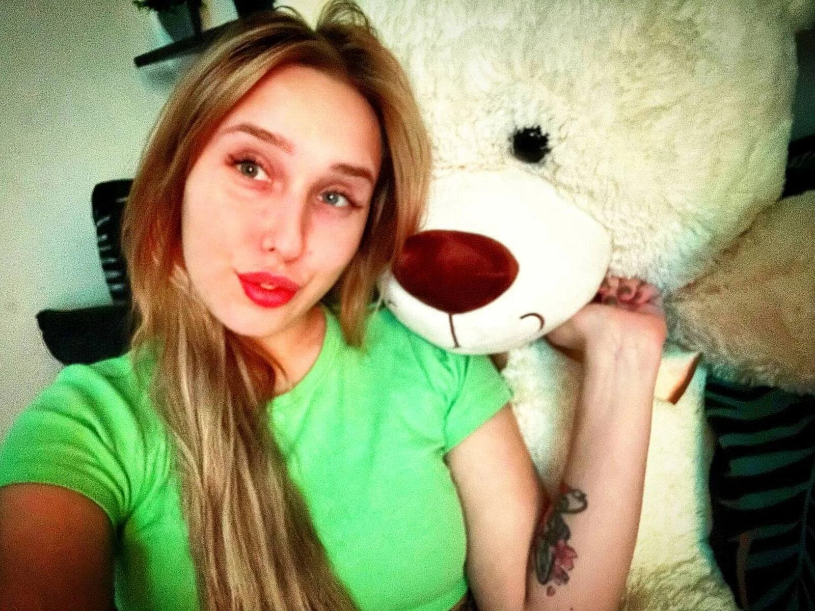 XXX Porn Photo of Nude CrazyBitchInLace 2