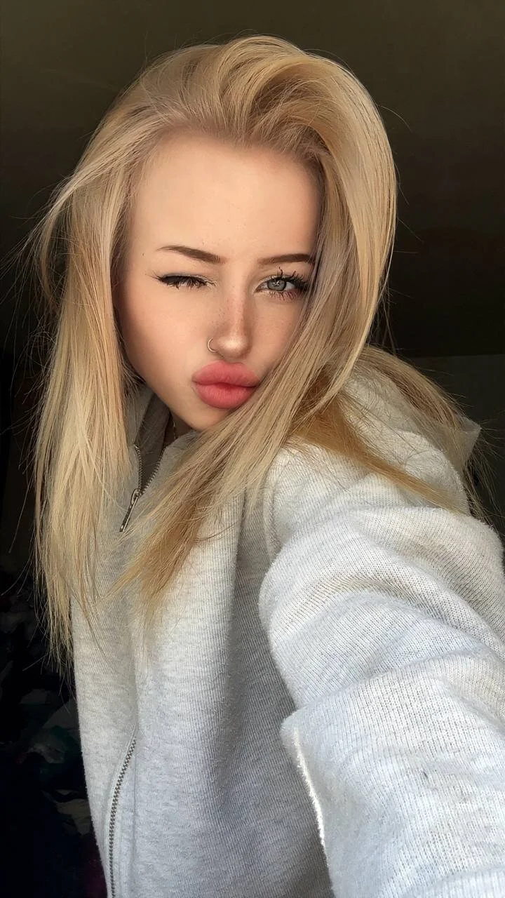 XXX Porn Photo of Nude Khloy_white 8