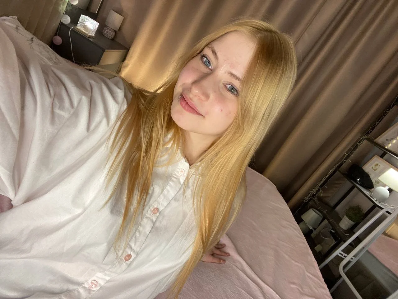 XXX Porn Photo of Nude YvetteEnyart 6