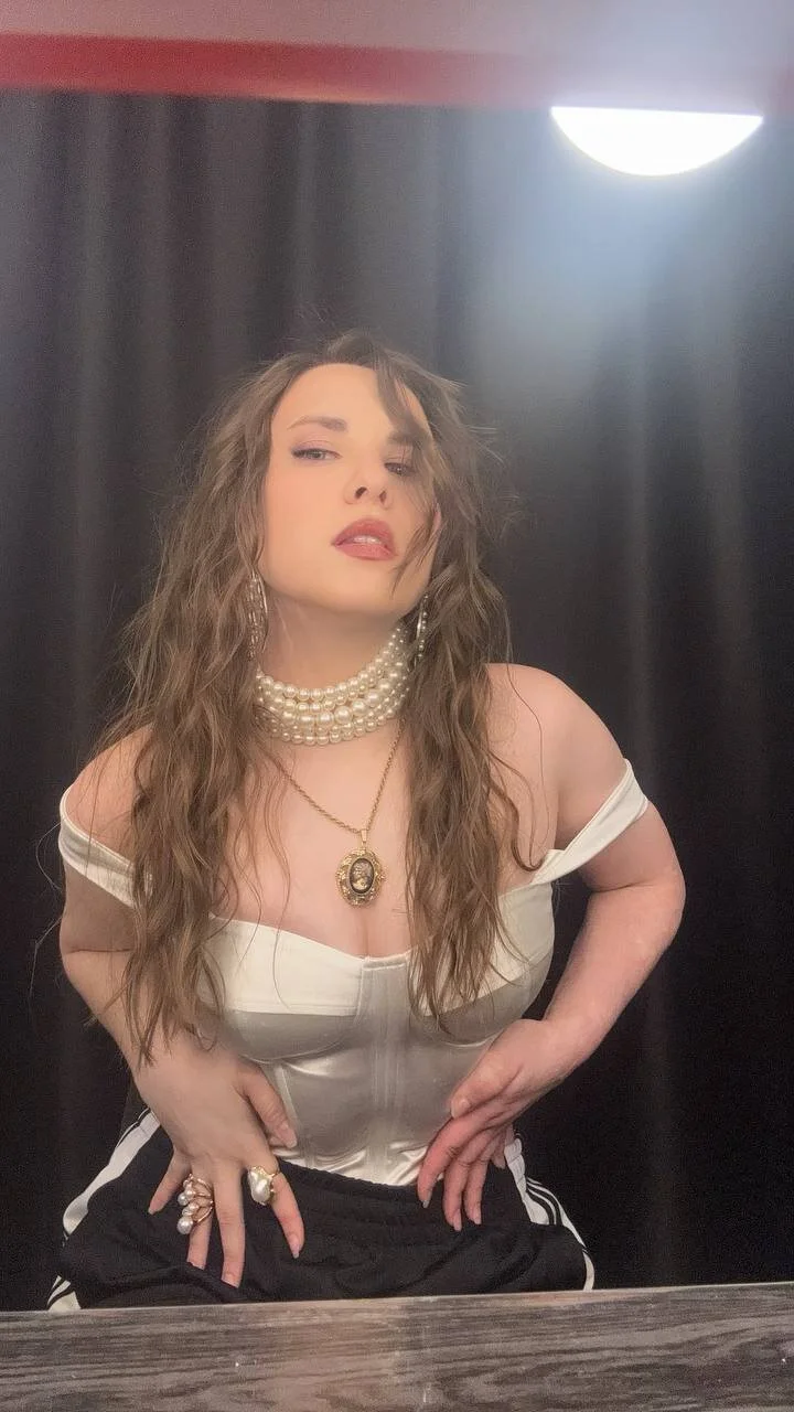 XXX Porn Photo of Nude QuyenOlson 3