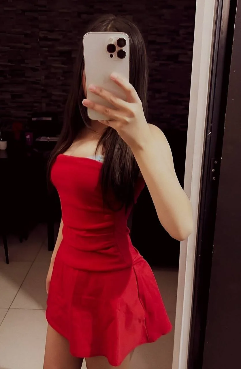 XXX Porn Photo of Nude flora_ri 3