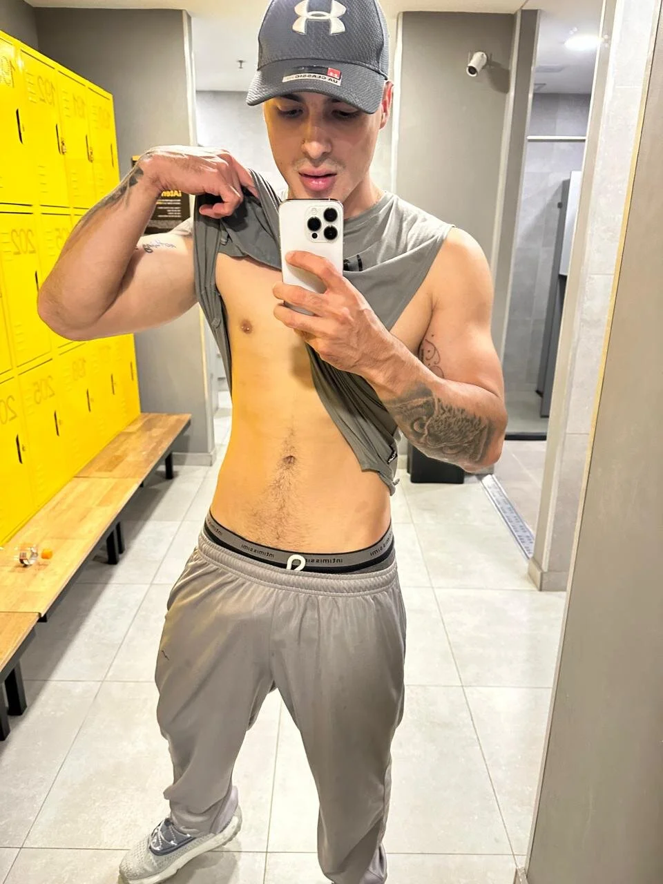 XXX Porn Photo of Nude Big_valentinhunk7 4