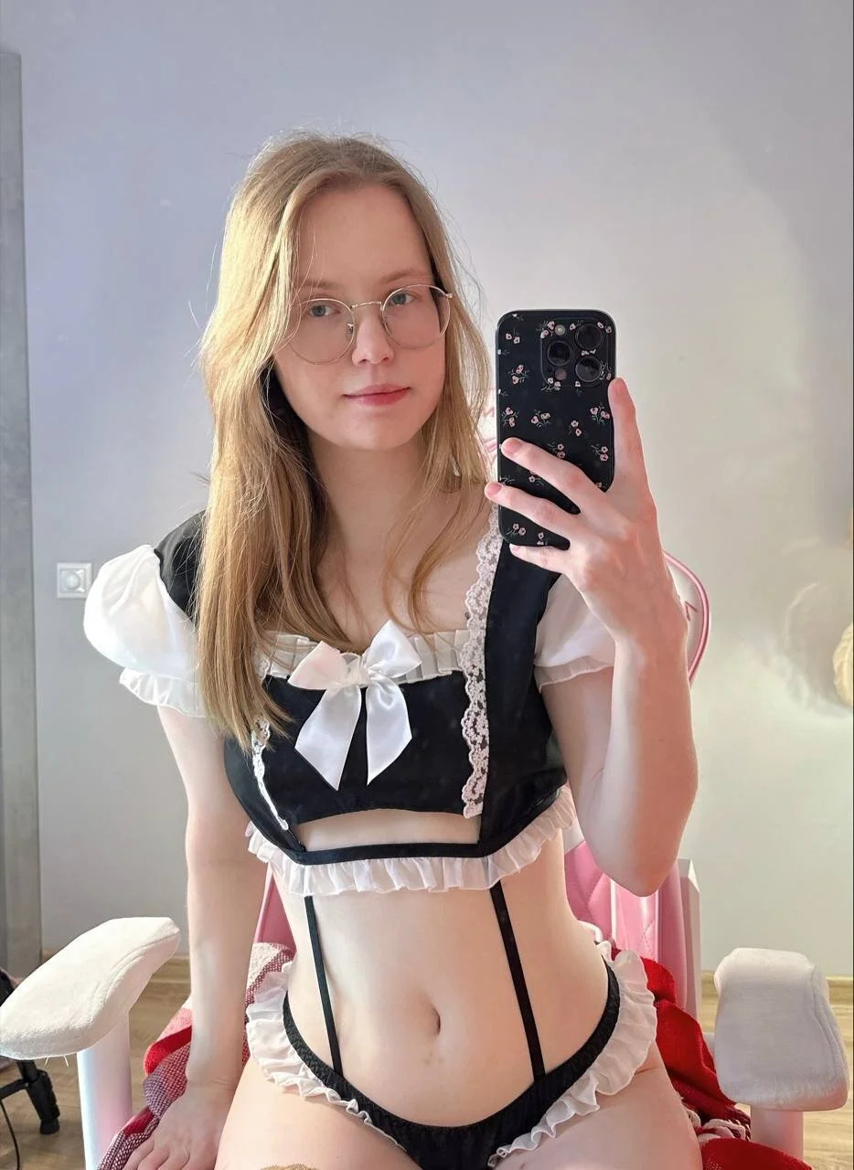 XXX Porn Photo of Nude More_Sonne 1