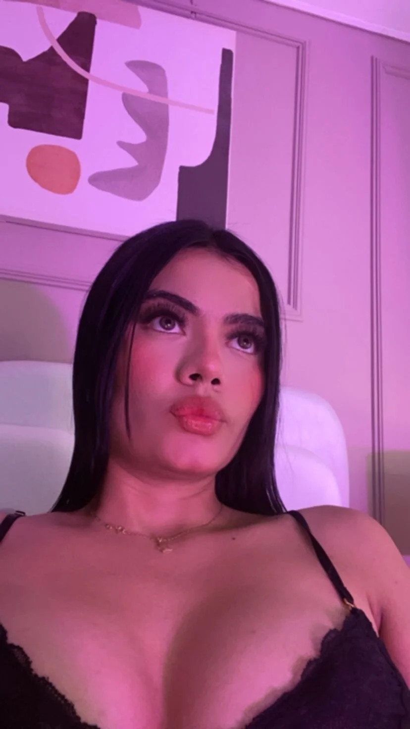 XXX Porn Photo of Nude mia_kisses2 16