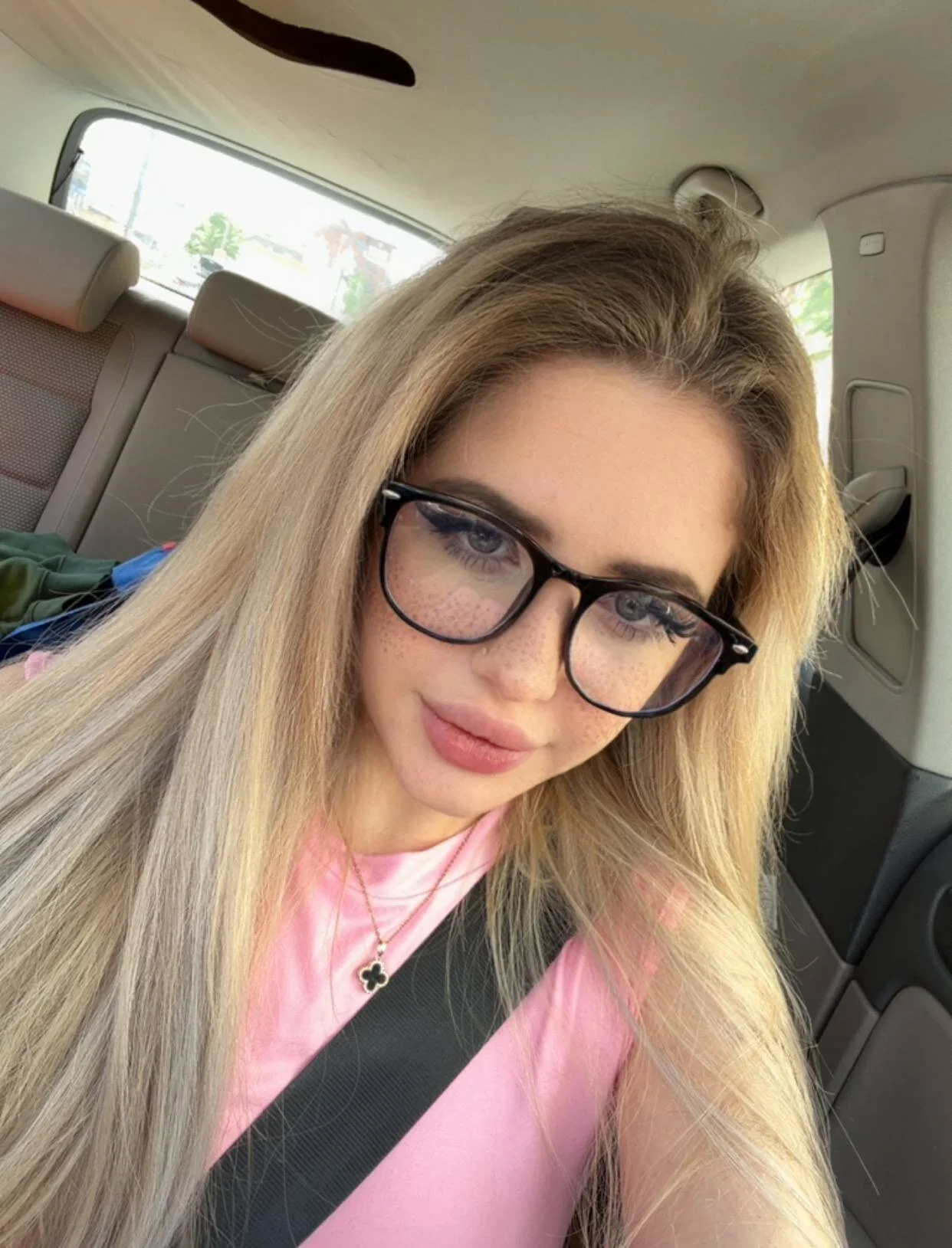 XXX Porn Photo of Nude Holly-Glamour 19