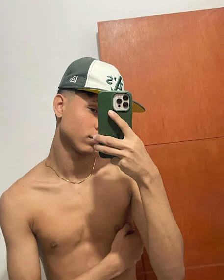 XXX Porn Photo of Nude boyswantingplay 75