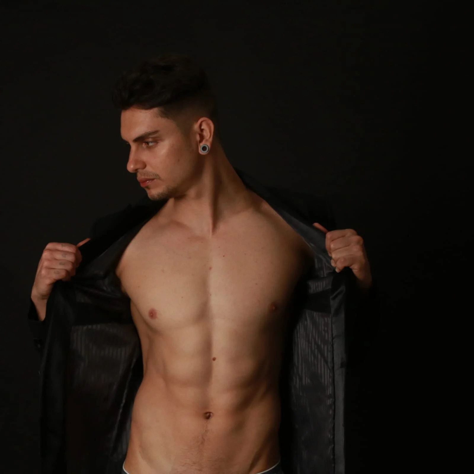 XXX Porn Photo of Nude Aaron_kwok28 19