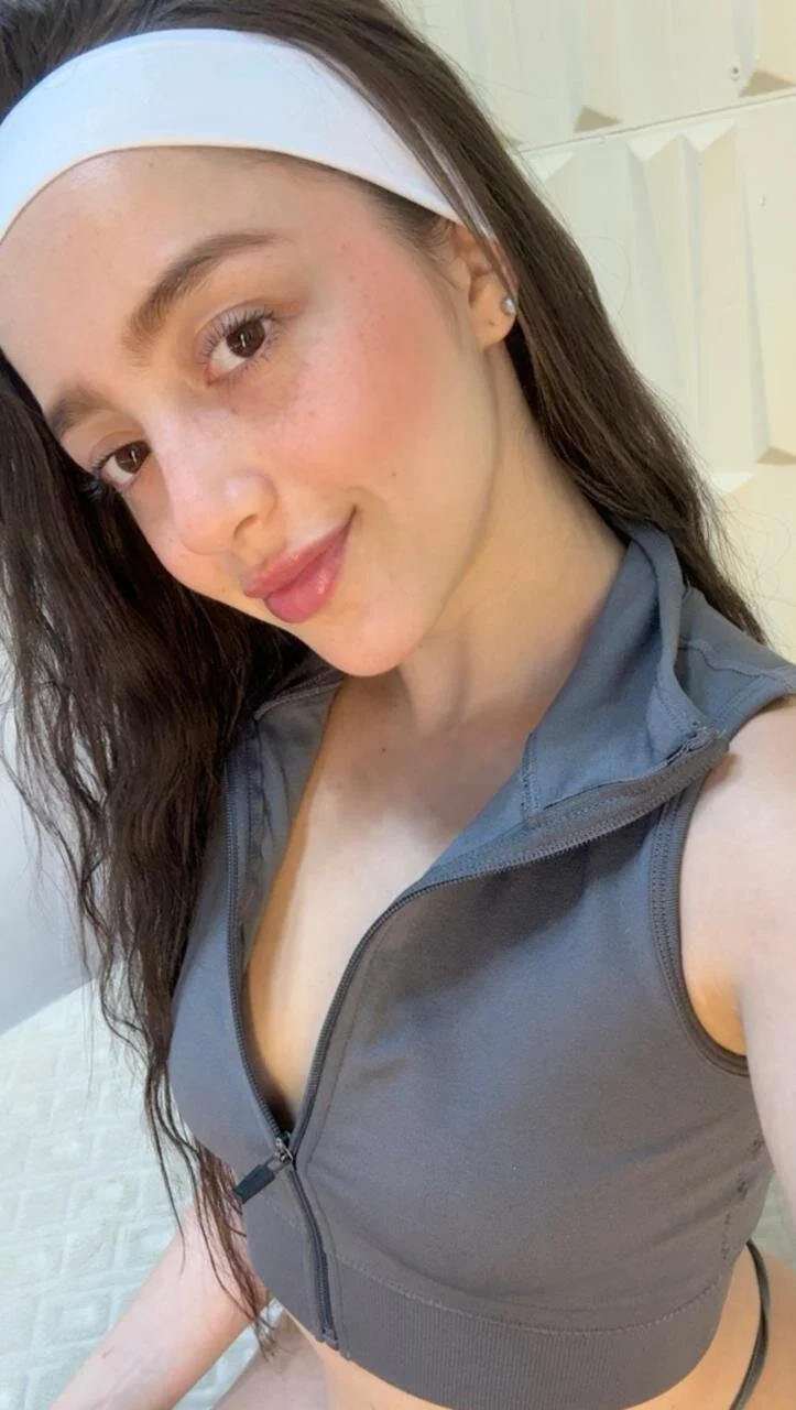 XXX Porn Photo of Nude adelinewhite1 3