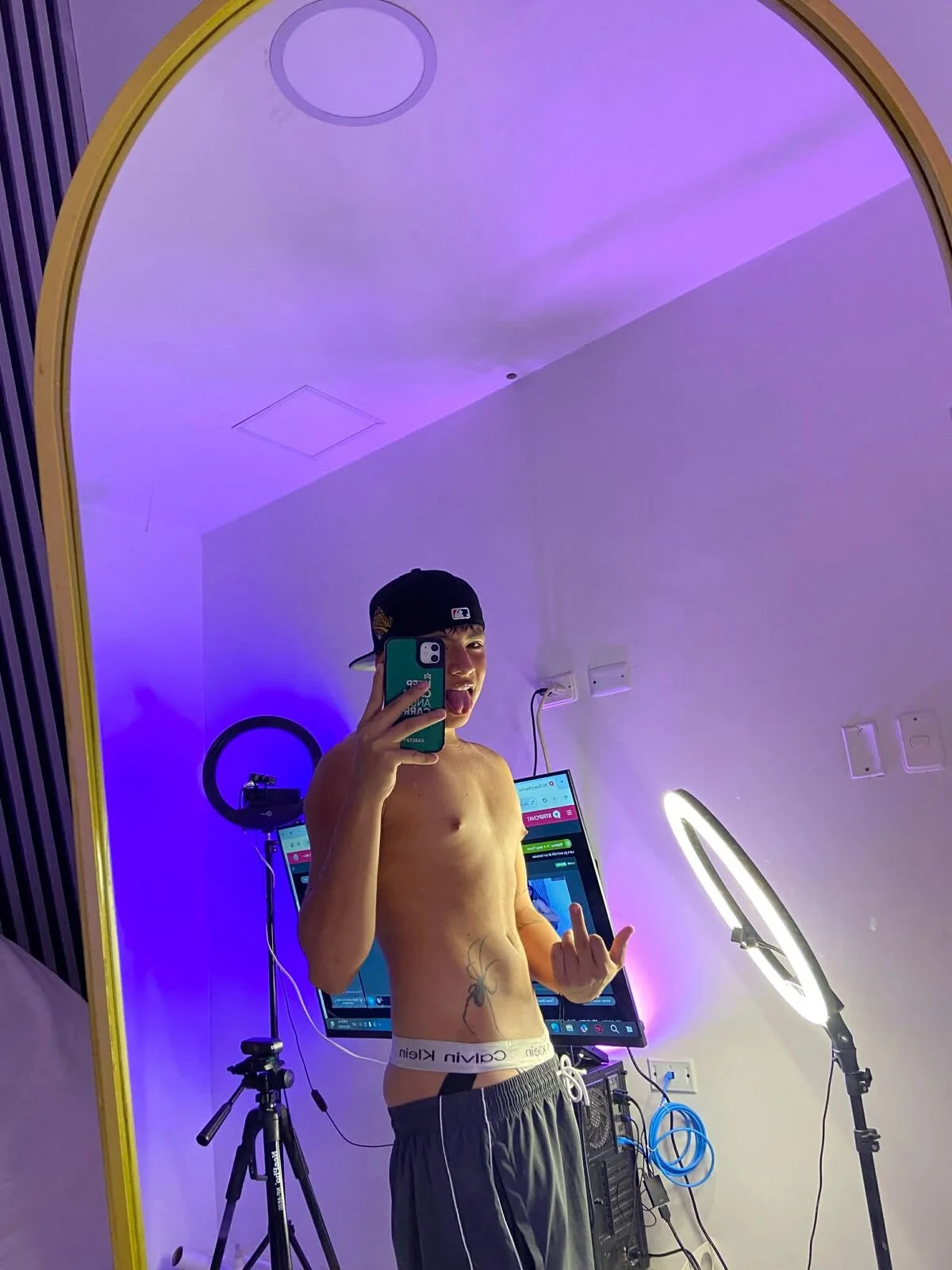 XXX Porn Photo of Nude jordan_platinum 5