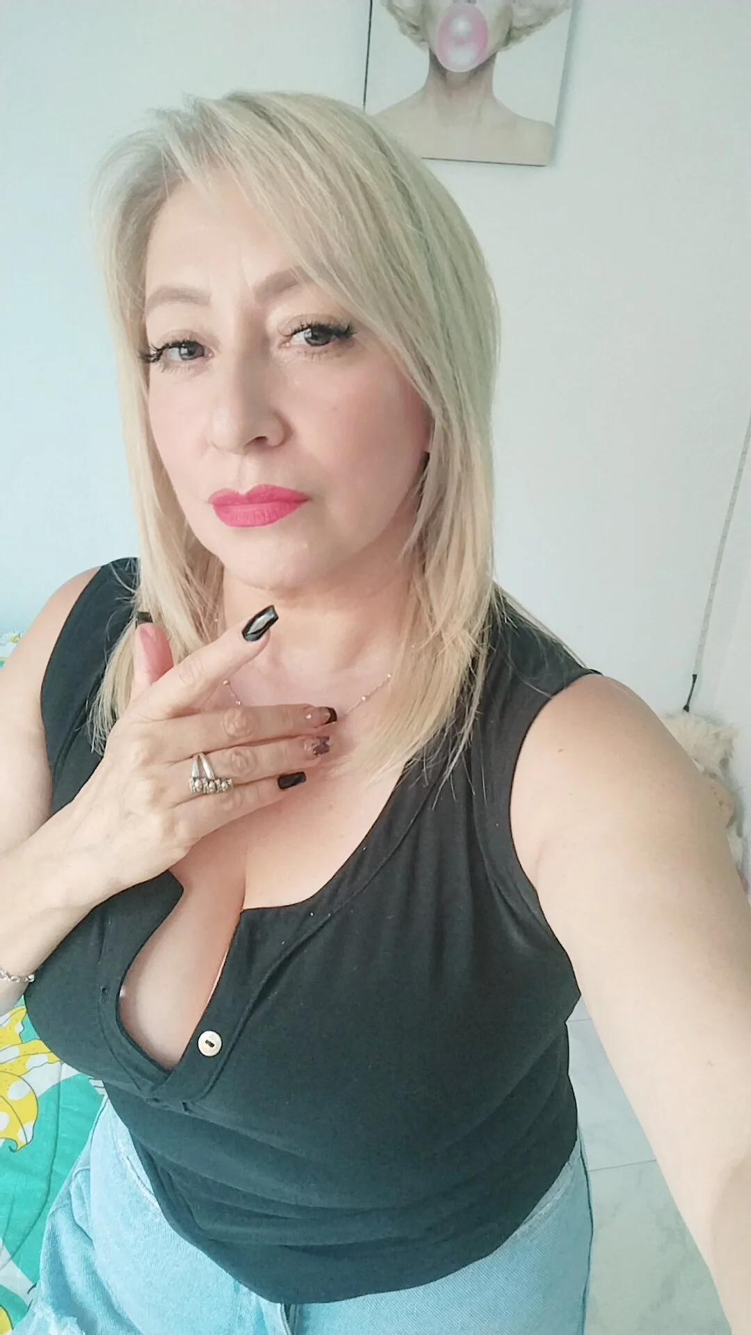 XXX Porn Photo of Nude vanessalat 1