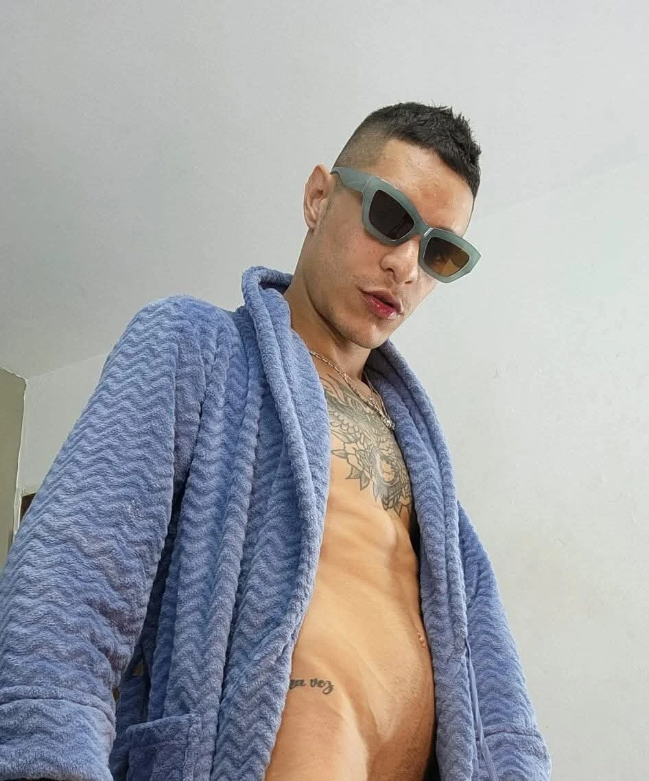 XXX Porn Photo of Nude logan-wollf 20