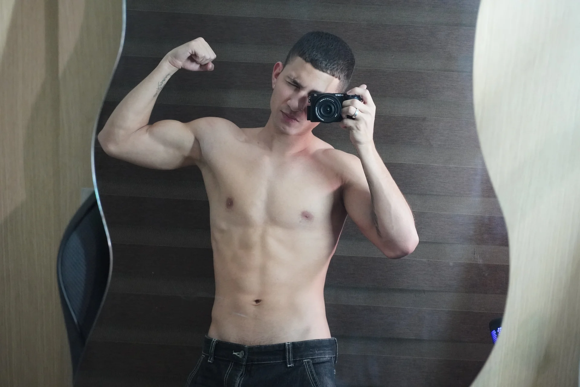 XXX Porn Photo of Nude Thin_tommy01 5