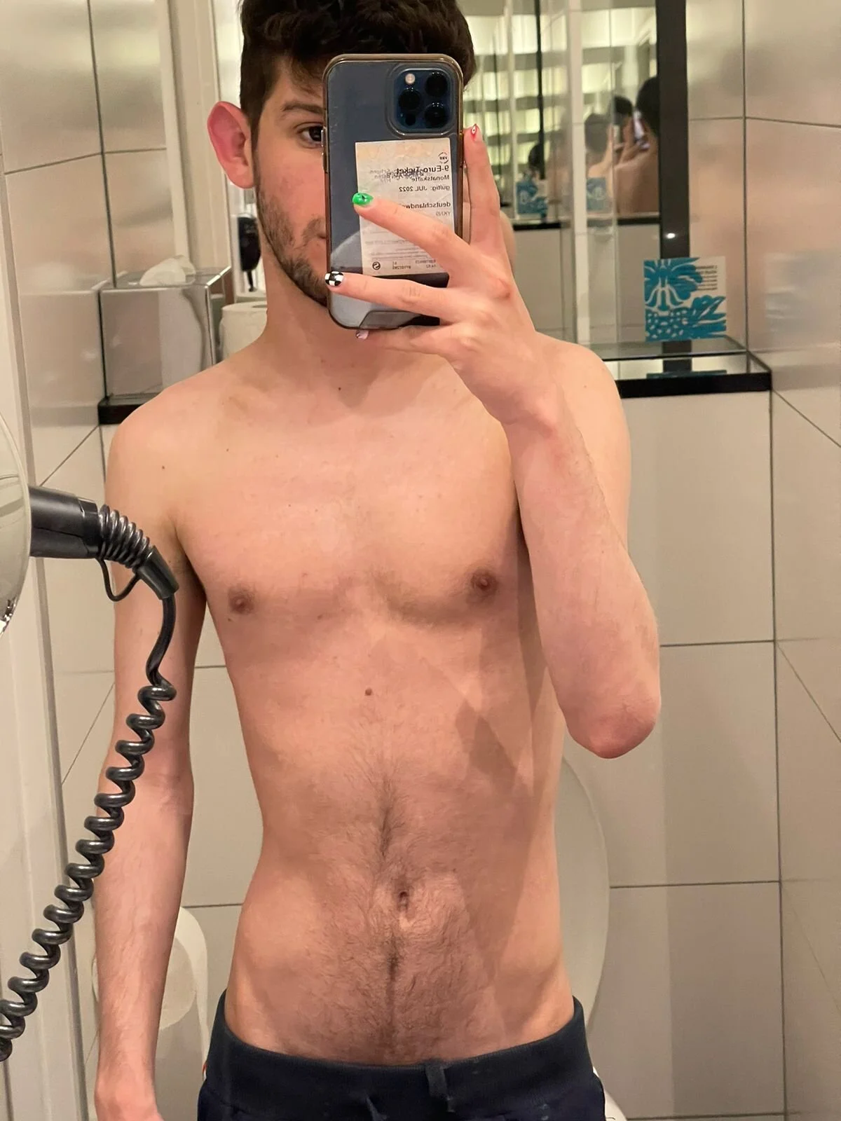 XXX Porn Photo of Nude donovan1twink 4