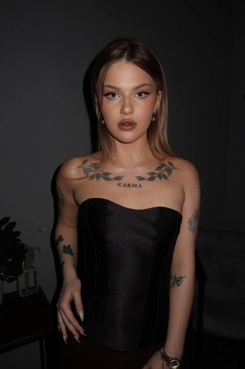XXX Porn Photo of Nude AkylinaGold 6