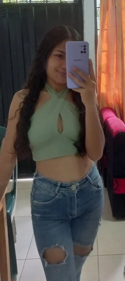 XXX Porn Photo of Nude emilyy_louis 1