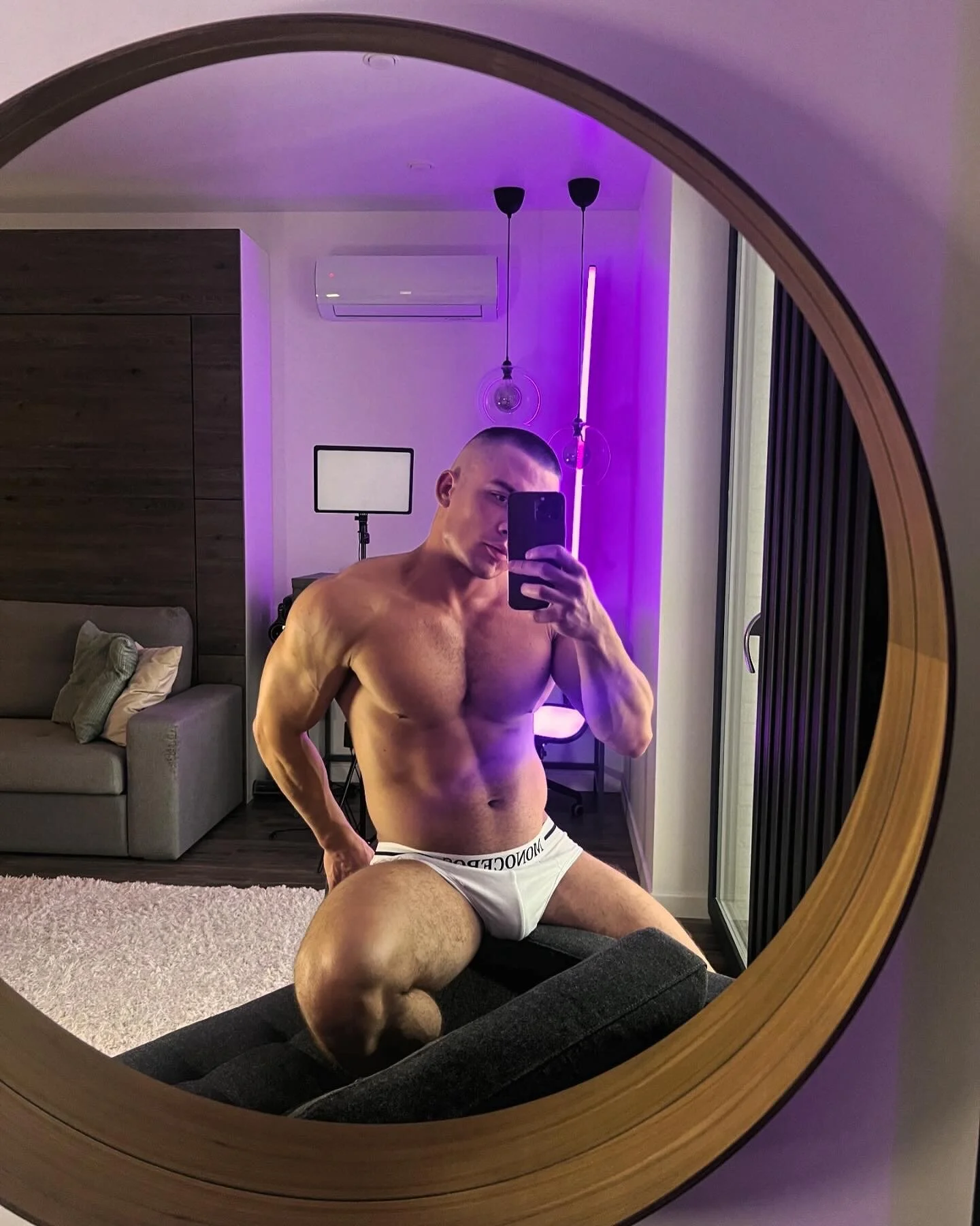 XXX Porn Photo of Nude SultryAndrewww 2