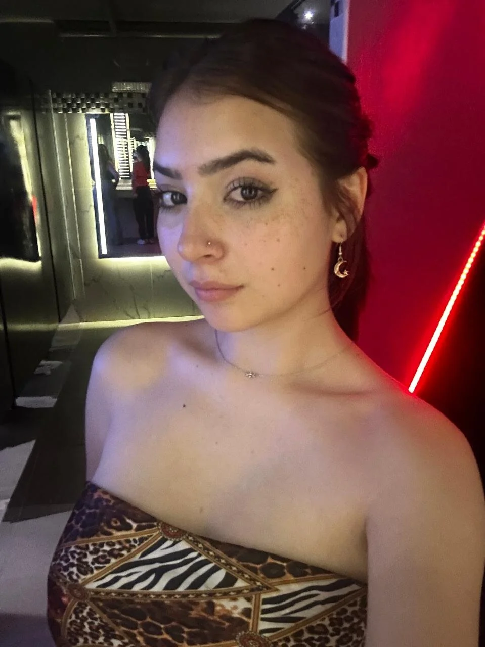 XXX Porn Photo of Nude andrea_tay1 3