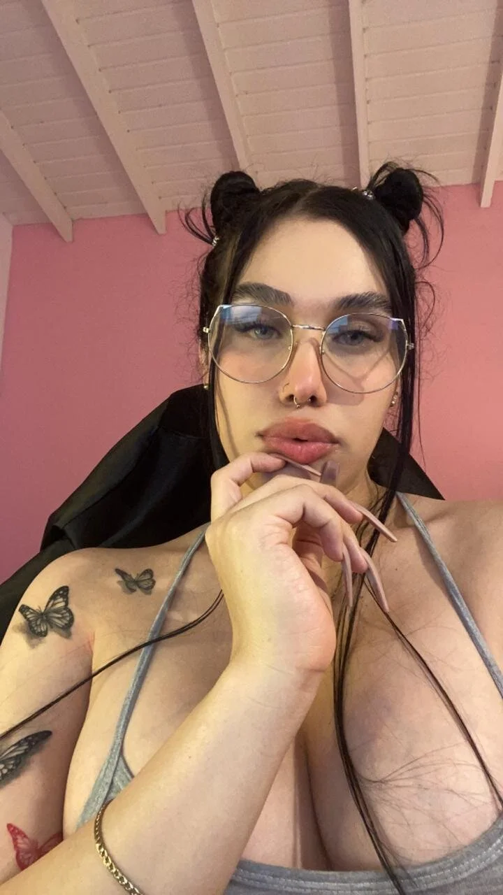XXX Porn Photo of Nude Bella__Wood 3
