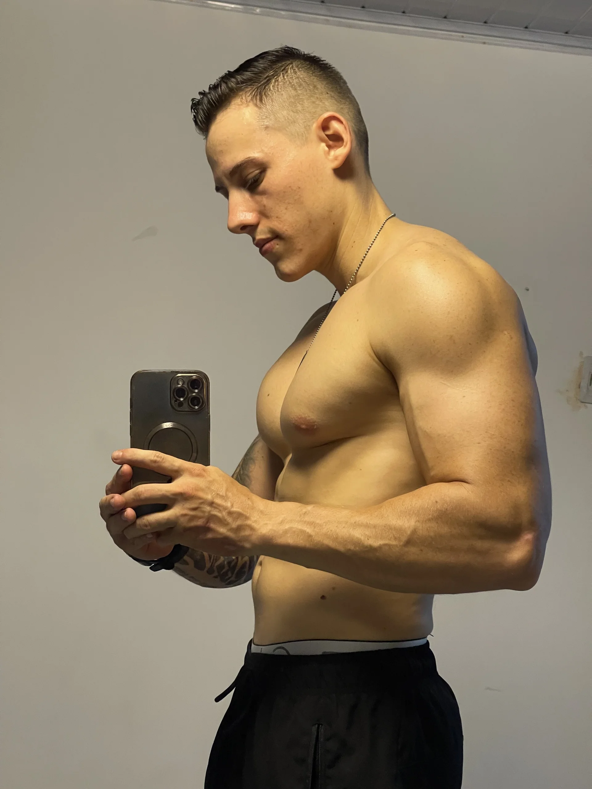 XXX Porn Photo of Nude Muscle_King_Cum 1