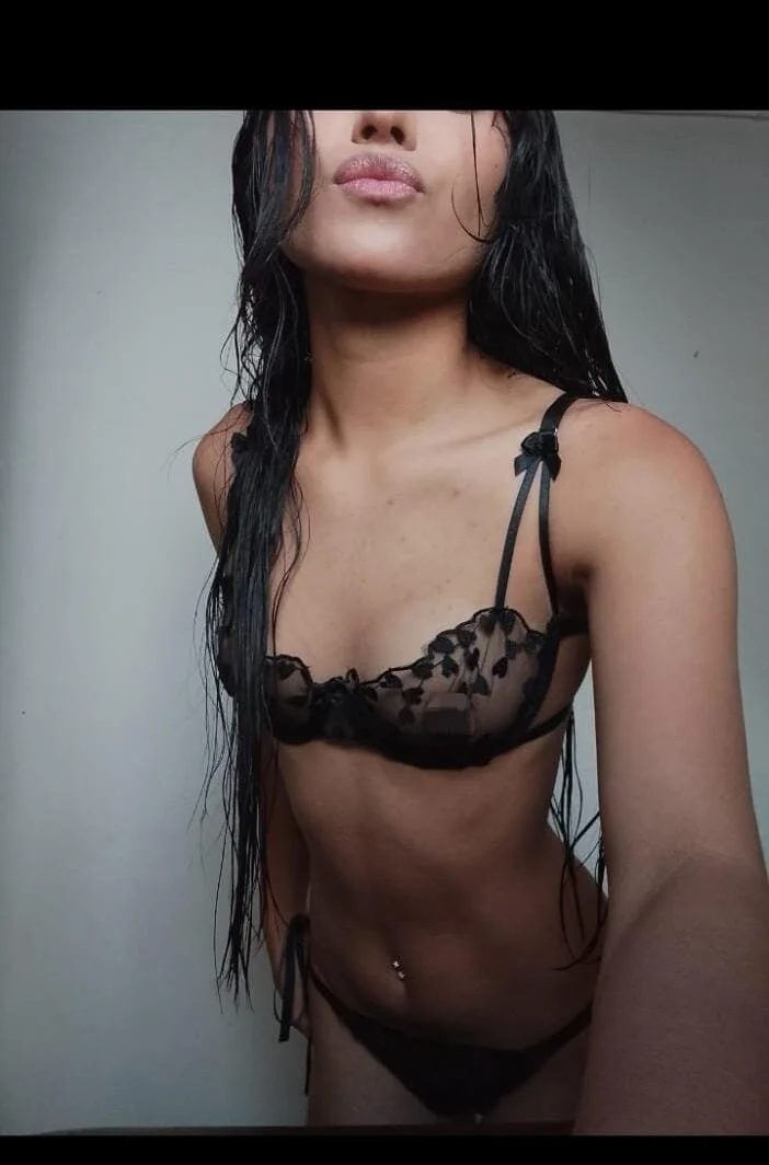 XXX Porn Photo of Nude Coraline_grey 2