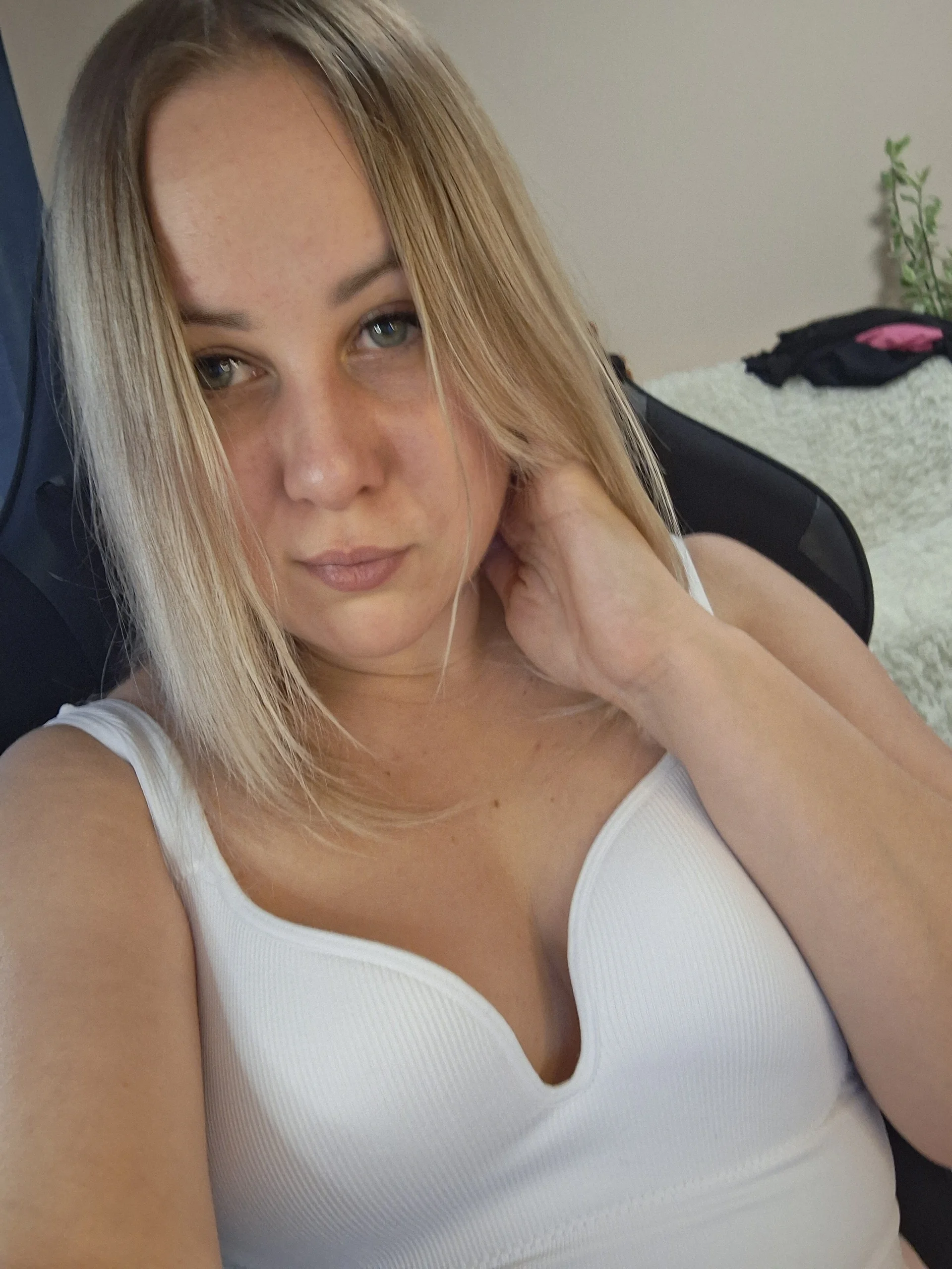 XXX Porn Photo of Nude Pretty_Yourfriend 1