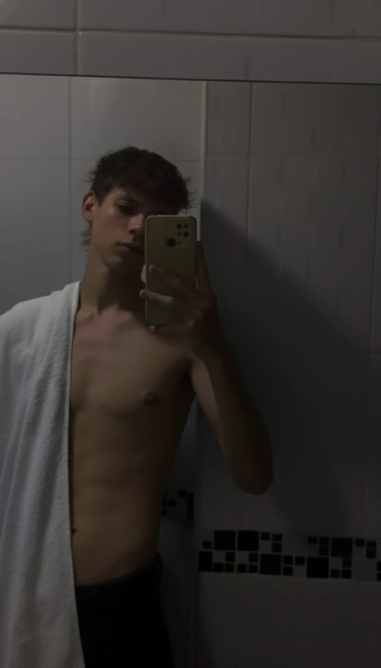XXX Porn Photo of Nude Nicola_hard 5
