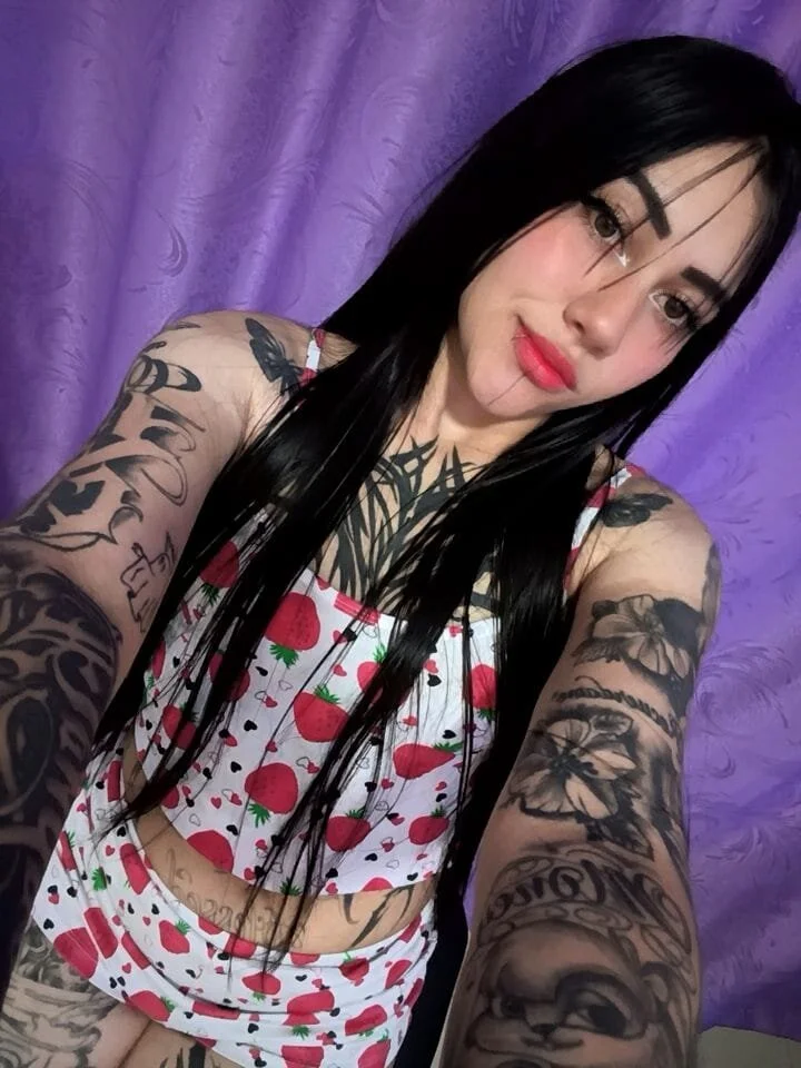 XXX Porn Photo of Nude Kiara_tay 1