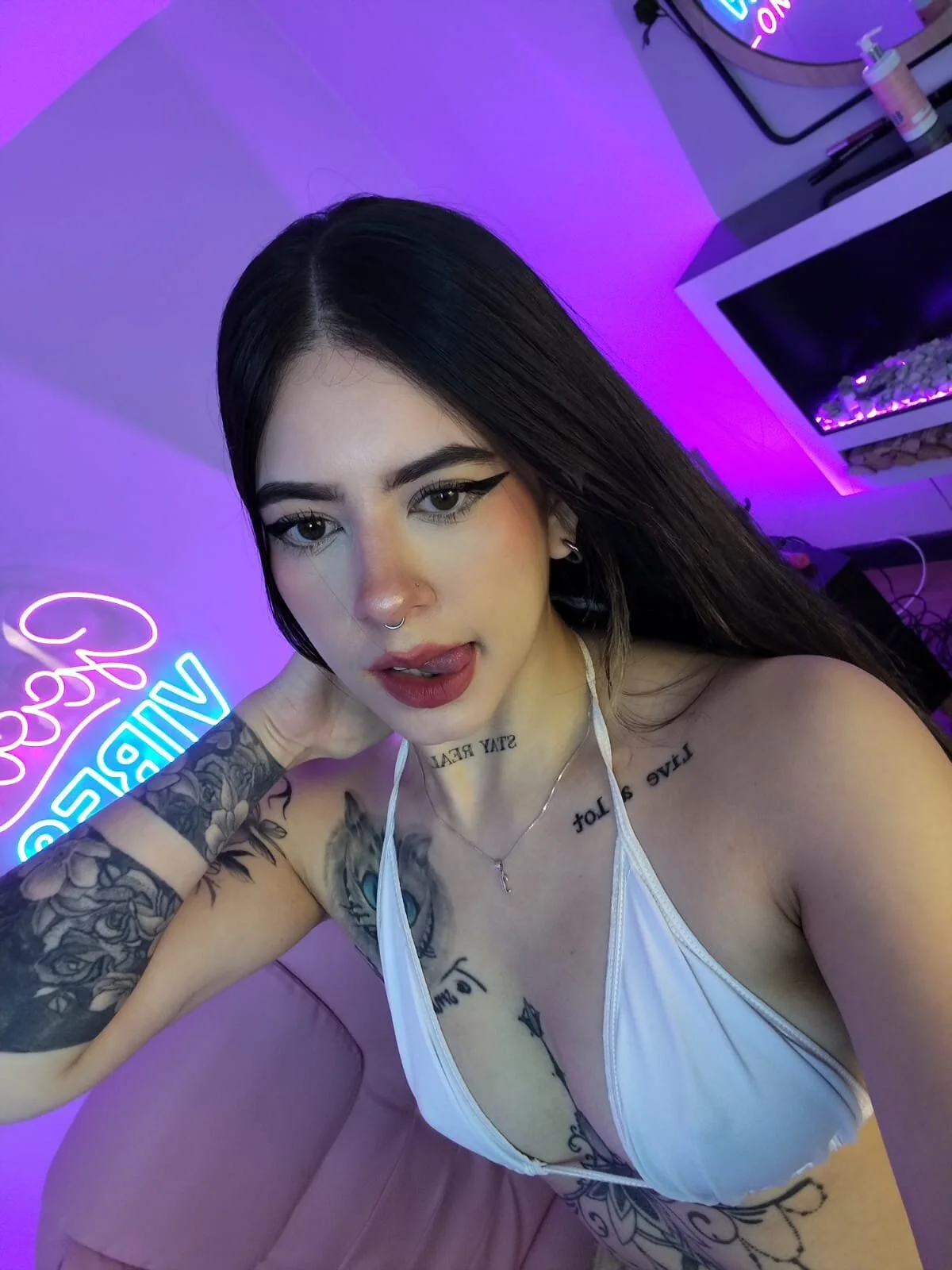 XXX Porn Photo of Nude Alice_Vixen 280