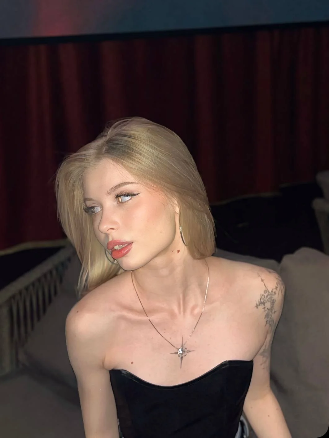 XXX Porn Photo of Nude Kira_Ralphs 1