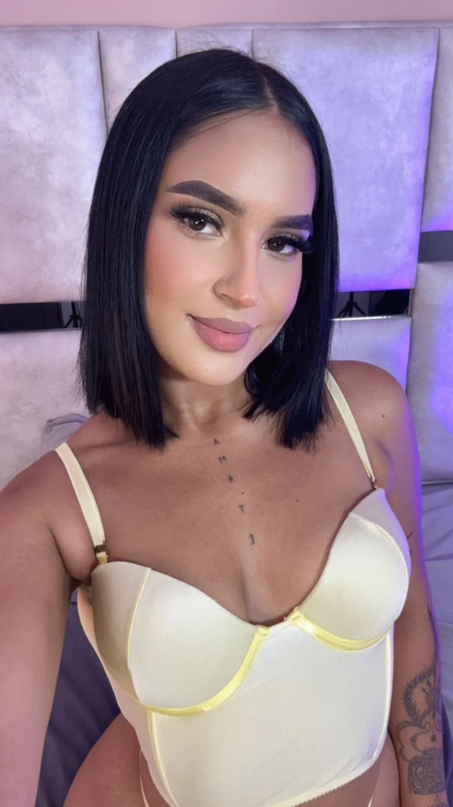 XXX Porn Photo of Nude Emily_luve 14