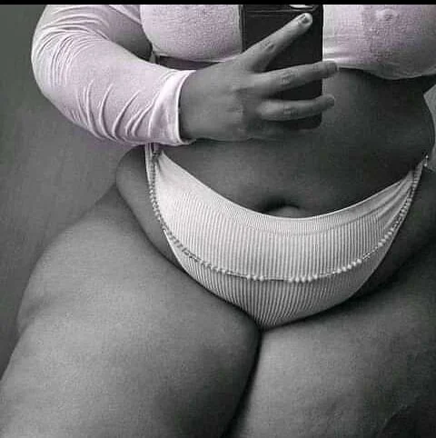 XXX Porn Photo of Nude Queenwendeey 2