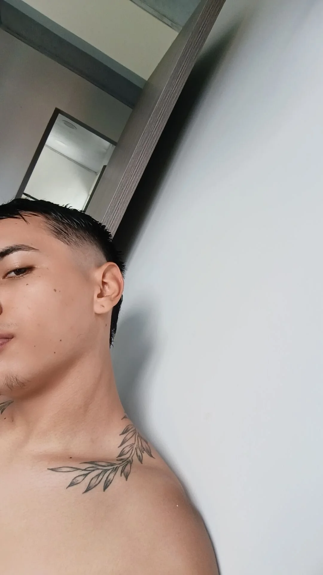 XXX Porn Photo of Nude Leon17cc 5