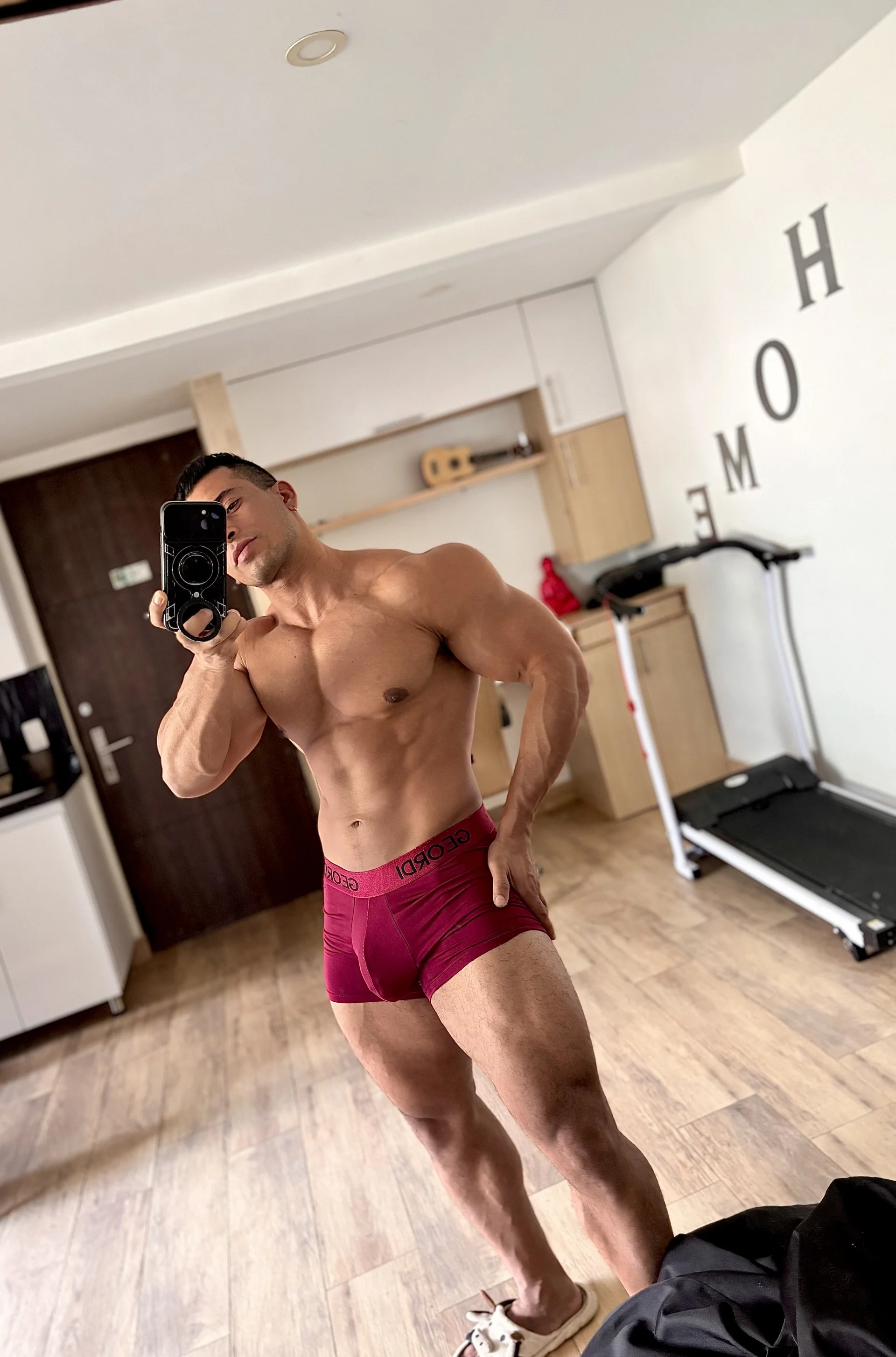 XXX Porn Photo of Nude aaroncolombia 8