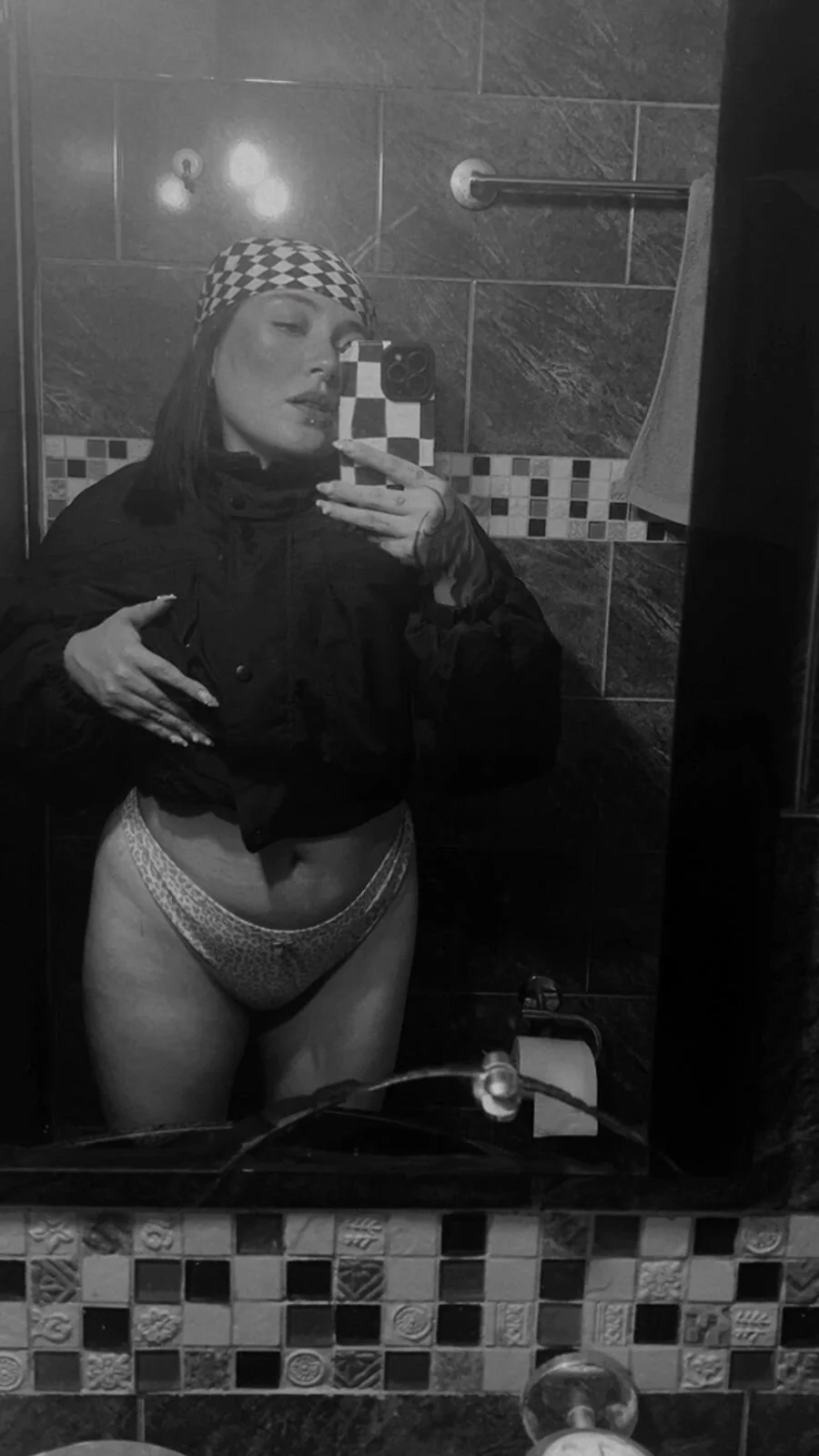 XXX Porn Photo of Nude spicyvainilla_ 11