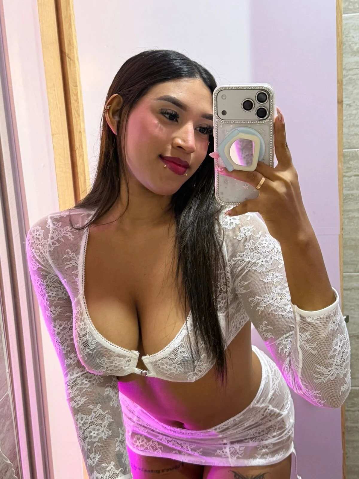 XXX Porn Photo of Nude naughty_ailee 2