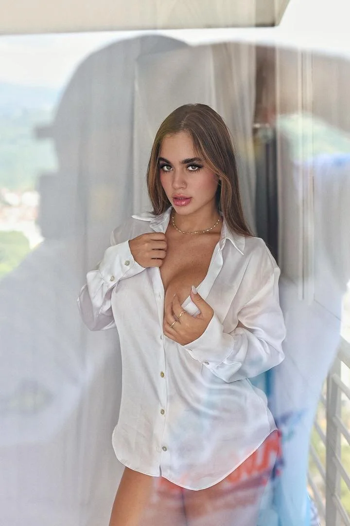 XXX Porn Photo of Nude MaddyMay_ 4