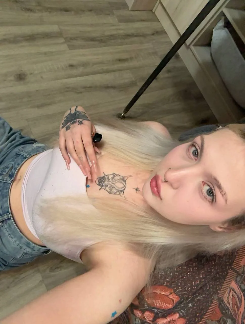 XXX Porn Photo of Nude BlondieSummer 2