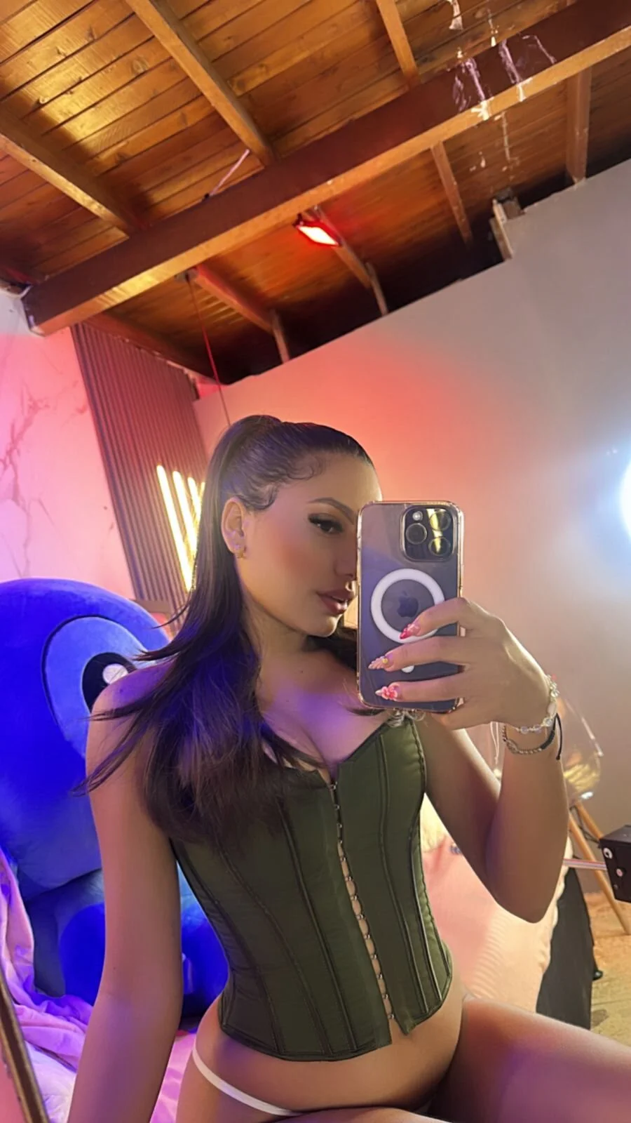 XXX Porn Photo of Nude Alisse_Miller 15