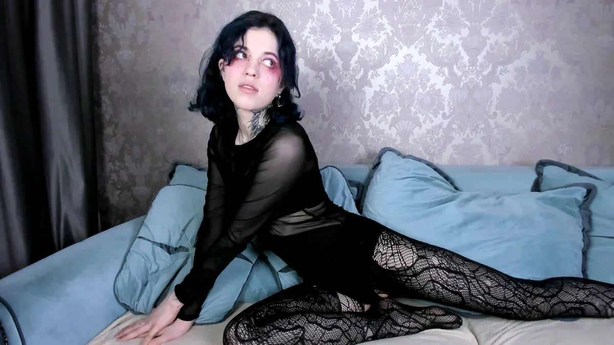 XXX Porn Photo of Nude NoelleGothicShadow 6